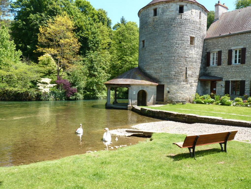 Le Gite Du Petit Lavoir Beze Room photo